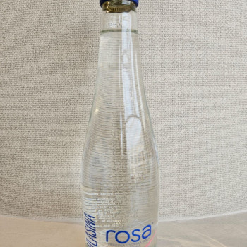 Rosa negazirana